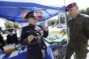 Pasjonaci historii i militariów spotkali się w Kielcach - Radio Kielce