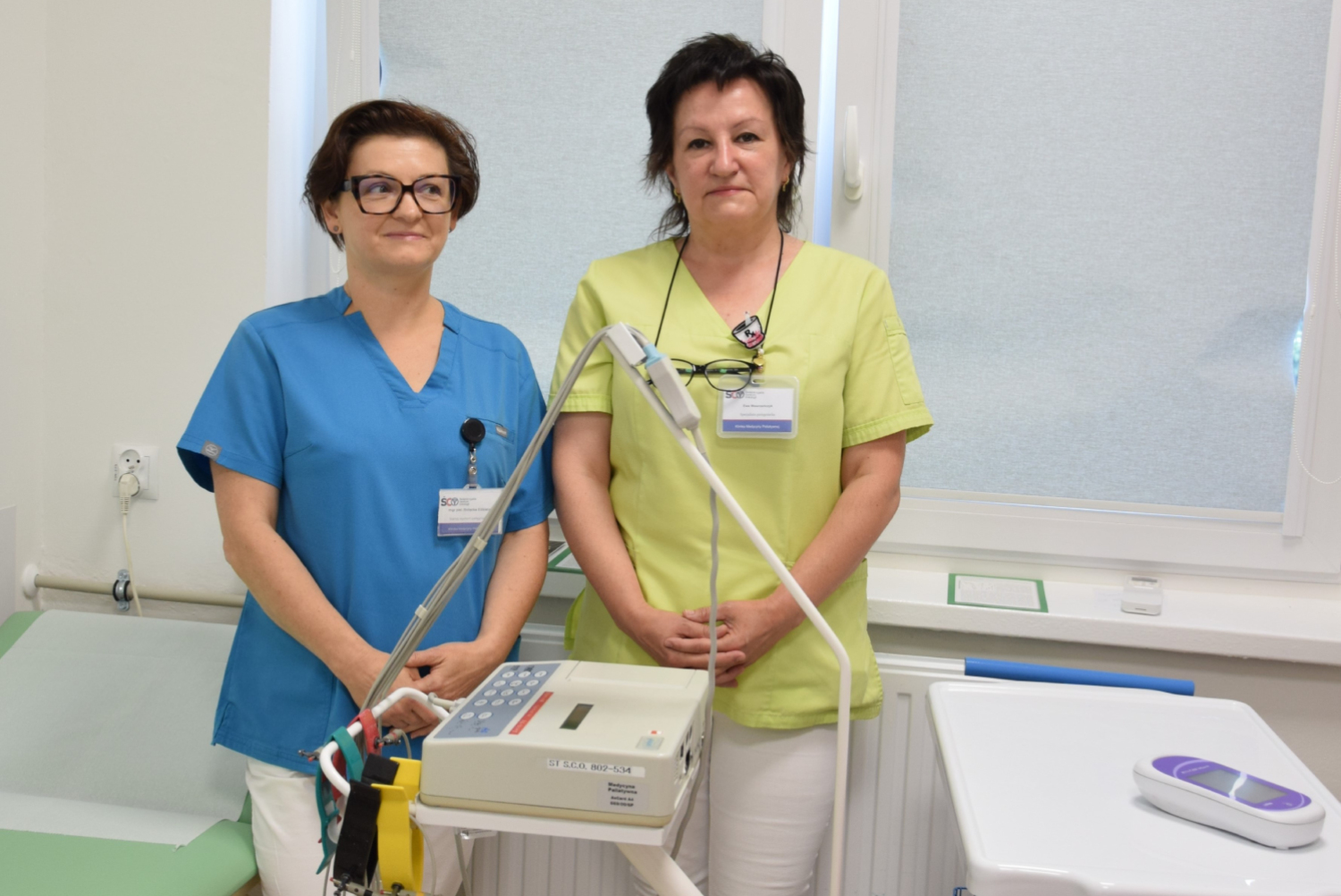 ŚCO wdrożyło porady pielęgniarki medycyny paliatywnej - Radio Kielce Na zdjęciu: pielęgniarki specjalistki Ewa Wawrzeńczyk i Elżbieta Bożęcka pracujące w Poradni Medycyny Paliatywnej / Fot. Facebook ŚCO