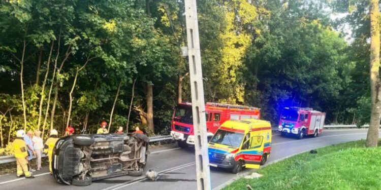 Czołowe zderzenie aut w powiecie staszowskim