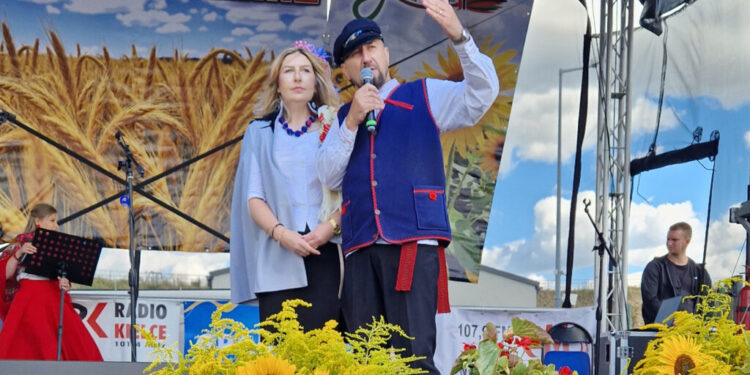 W Górnie dziękowano za plony pól, łąk, sadów i lasów - Radio Kielce