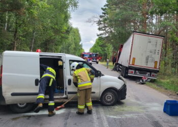 Uwaga kierowcy. Zderzenie dwóch samochodów
