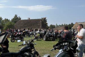 10/08.2025. Tokarnia. 19. MotoPiknik, czyli Świętokrzyski Zlot Motocykli i Pojazdów Zabytkowych / Fot. Magdalena Ludwinek - Radio Kielce