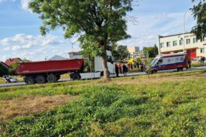 Motocyklista potrącił pieszego