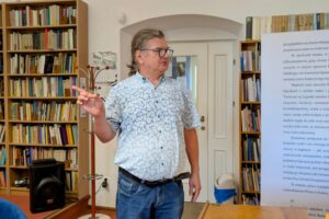Kielce. Pedagogiczna Biblioteka Wojewódzka. O historii budynku, w którym dziś mieści się Pedagogiczna Biblioteka Wojewódzka opowiadał Dariusz Kalina / Fot. PBW