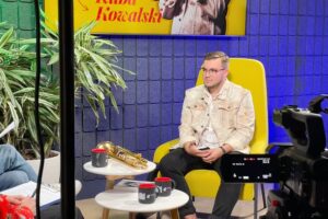 Audycja „Dzień Dobry, to Ja! Rozmowy inne niż wszystkie w Radiu Kielce”. Muzyk Kuba Kowalski / Fot. Wiktor Taszłow - Radio Kielce