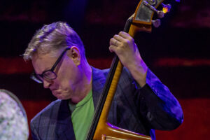 28.09.2025. Kielce. KCK. 23. Memorial to Miles Targi Kielce Jazz Festiwal. Na zdjęciu: Doug Weiss, Jerzy Małek Quintet / Fot. Mateusz Wolski - KCK
