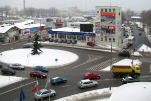 Kielce. Ulica Czarnowska. 19 stycznia 2010 r. Dawny budynek Polmozbytu / źródło: fotopolska.eu