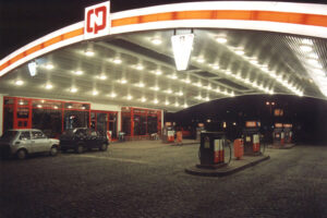 Kielce. Ulica Żytnia. 1997 r. Stacja paliw / źródło: facebook.com/KielceNaPrzestrzeniLat