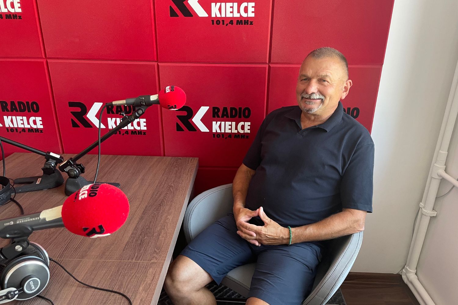 Sport, przyroda i degustacja. Sandomierski Festiwal Biegowy po raz piąty - Radio Kielce Na zdjęciu: Jacek Łabudzki, dyrektor Festiwalu Biegowego Sandomierskim Szlakiem Winiarskim / Fot. Grażyna Szlęzak - Radio Kielce
