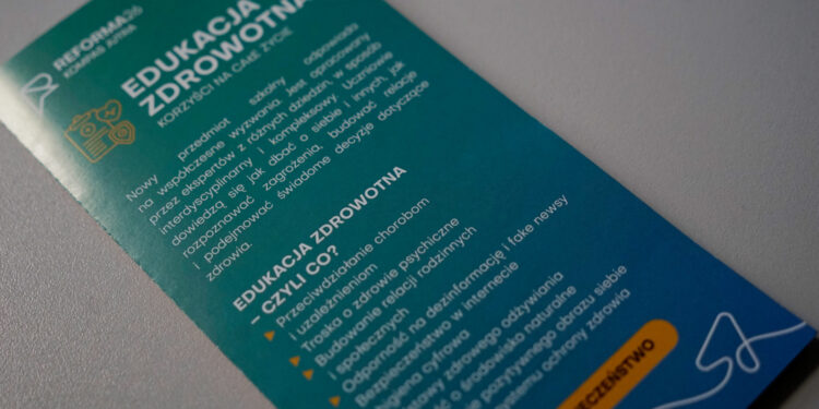 Edukacja zdrowotna - ulotka / Fot. Aleksandra Kwaśniewska - Radio Kielce