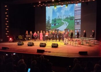 Absolwenci ,,Żeromskiego” spotkali się w Kielcach - Radio Kielce