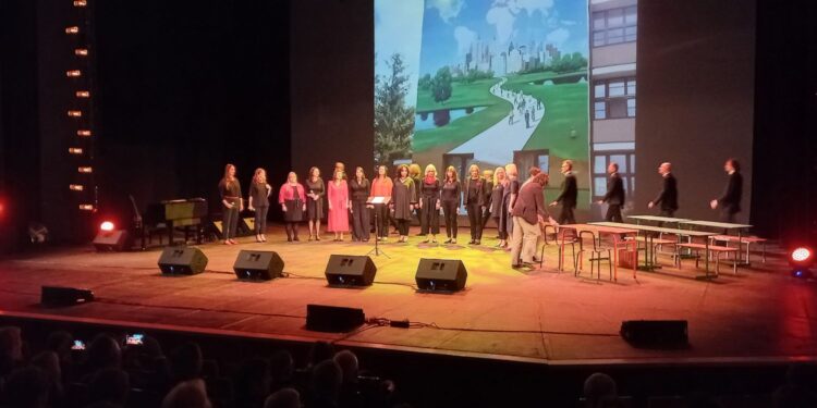 Absolwenci ,,Żeromskiego” spotkali się w Kielcach - Radio Kielce