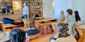 Kielce. Pedagogiczna Biblioteka Wojewódzka. O historii budynku, w którym dziś mieści się Pedagogiczna Biblioteka Wojewódzka opowiadał Dariusz Kalina / Fot. PBW