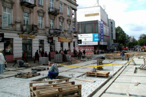 Kielce. Ulica Sienkiewicza. Wrzesień 2002 r. / źródło: fotopolska.eu