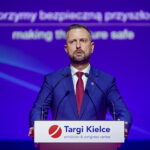02.09.2025. Kielce Wicepremier, minister obrony narodowej Władysław Kosiniak-Kamysz przemawia podczas otwarcia XXXIII Międzynarodowego Salonu Przemysłu Obronnego / Fot. PAP/Adam Kumorowicz