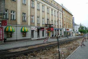 Kielce. Ulica Sienkiewicza. Maj 2002 r. / źródło: fotopolska.eu
