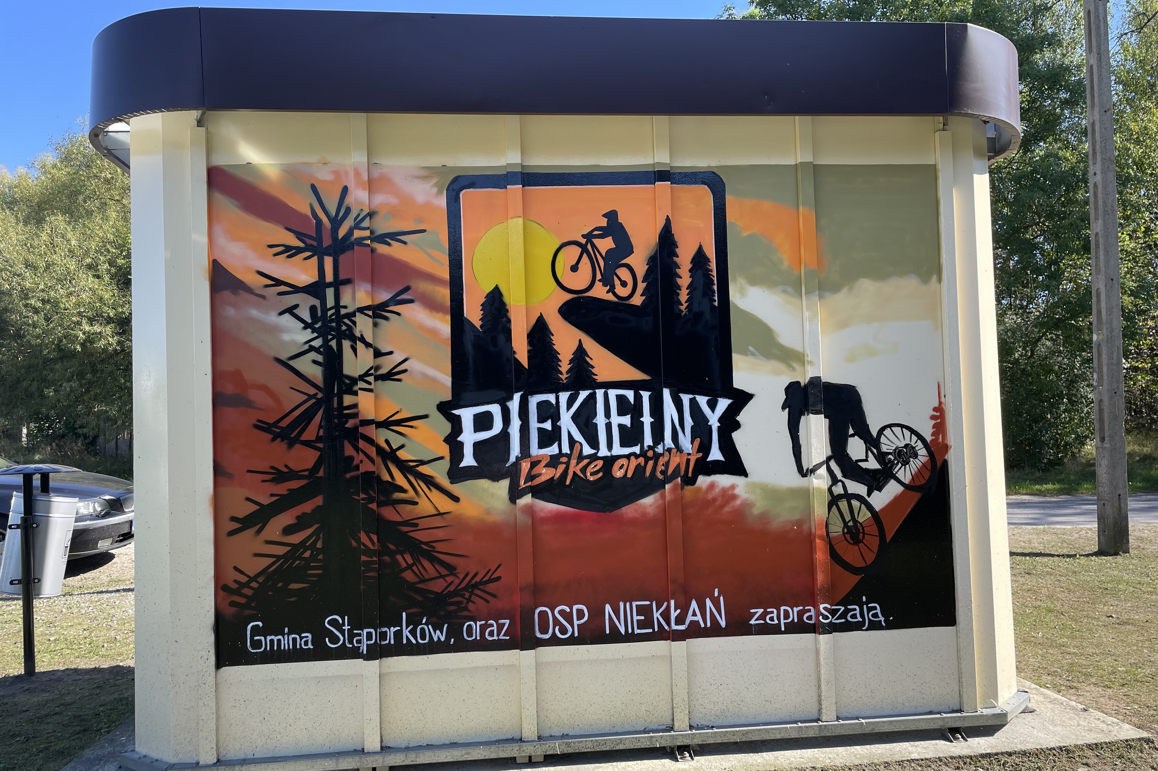 Przystanki z muralami w Stąporkowie