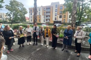 17.09.2025. Kielce. Ul. Żeromskiego. Otwarcie ogrodu przed klubem seniora „Wolna Strefa” / Fot. Piotr Sawa - Radio Kielce