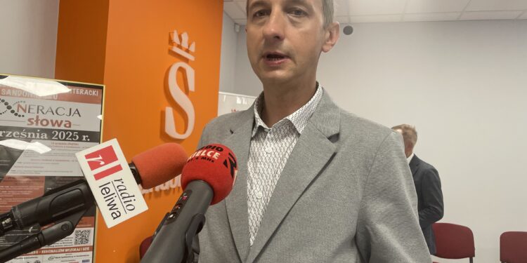 Na zdjęciu: Wojciech Dumin - dyrektor MBP w Sandomierzu / Fot. Grażyna Szlęzak - Radio Kielce