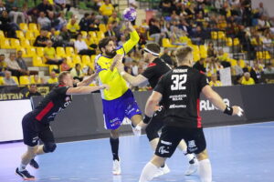 27.09.2025 Kielce. Mecz Industria Kielce - Piotrkowianin Piotrków Trybunalski / Fot. Wiktor Taszłow - Radio Kielce