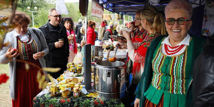 28.09.2025. Ciekoty. V Festiwal Smaków Babiego Lata / Fot. Wiktor Taszłow - Radio Kielce
