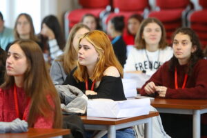 29.09.2025. Kielce. Powitanie studentów z krajów Europy, Azji i Ameryki Północnej na Uniwersytecie Jana Kochanowskiego / Fot. Wiktor Taszłow - Radio Kielce