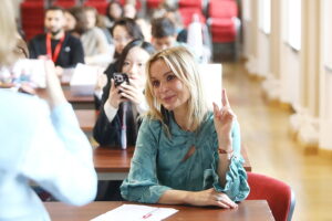 29.09.2025. Kielce. Powitanie studentów z krajów Europy, Azji i Ameryki Północnej na Uniwersytecie Jana Kochanowskiego / Fot. Wiktor Taszłow - Radio Kielce