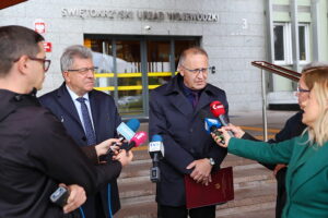29.09.2025. Kielce. Akcja honorowego oddawania krwi przed Świętokrzyskim Urzędem Wojewódzkim w Kielcach / Fot. Wiktor Taszłow - Radio Kielce
