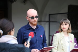 30.09.2025. Kielce. Konferencja partii Razem / Fot. Wiktor Taszłow - Radio Kielce