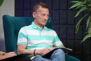 Audycja „Dzień Dobry, to Ja! Rozmowy inne niż wszystkie w Radiu Kielce”. Podróżnik Kuba Witek / Fot. Wiktor Taszłow - Radio Kielce