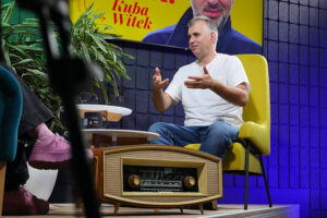 Audycja „Dzień Dobry, to Ja! Rozmowy inne niż wszystkie w Radiu Kielce”. Podróżnik Kuba Witek / Fot. Wiktor Taszłow - Radio Kielce