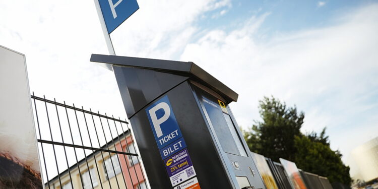 W Ostrowcu Świętokrzyskim będzie strefa płatnego parkowania