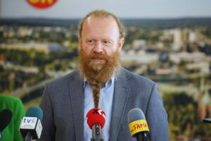 04.09.2025. Kielce. Urząd Miasta Kielce. Podpisanie umowy partnerstwa w realizacji wspólnego projektu z firmą Oraquel S.A. dot. instalacji do pochłaniania CO2 z powietrza / Fot. Wiktor Taszłow - Radio Kielce