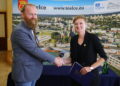 04.09.2025. Kielce. Urząd Miasta Kielce. Podpisanie umowy partnerstwa w realizacji wspólnego projektu z firmą Oraquel S.A. dot. instalacji do pochłaniania CO2 z powietrza / Fot. Wiktor Taszłow - Radio Kielce