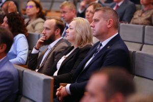 25.09.2025. Kielce. Podpisanie umów na pozyskanie sprzętu dla samorządów na wypadek sytuacji kryzysowych / Fot. Wiktor Taszłow - Radio Kielce