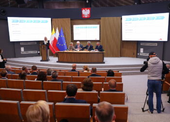 25.09.2025. Kielce. Podpisanie umów na pozyskanie sprzętu dla samorządów na wypadek sytuacji kryzysowych / Fot. Wiktor Taszłow - Radio Kielce