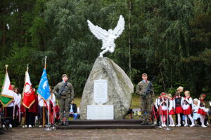 07.09.2025. Polichno. Oddanie hołdu bohaterom II wojny światowej / Fot. Wiktor Taszłow - Radio Kielce