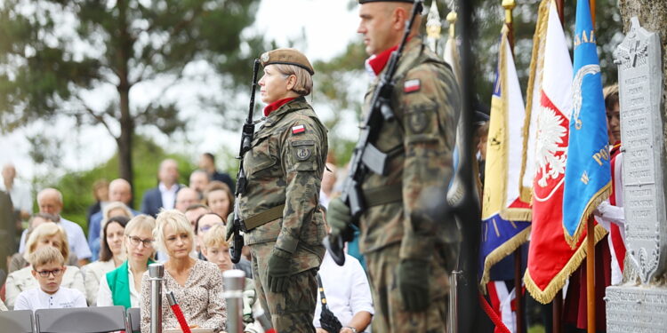 Główne obchody 87. rocznicy wybuchu II wojny światowej odbędą się w Kielcach - Radio Kielce 07.09.2025. Polichno. Oddanie hołdu bohaterom II wojny światowej / Fot. Wiktor Taszłow - Radio Kielce