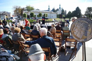 25.09.2025. Kielce. Otwarcie wystawy "W świecie słowa - portrety literatów" / Fot. Wiktor Taszłow - Radio Kielce