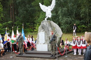 07.09.2025. Polichno. Oddanie hołdu bohaterom II wojny światowej / Fot. Wiktor Taszłow - Radio Kielce