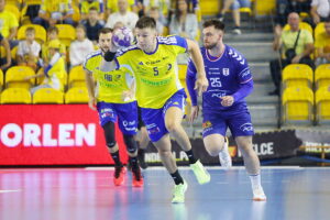 07.09.2025. Kielce. Mecz Industria Kielce - Wybrzeże Gdańsk / Fot. Wiktor Taszłow - Radio Kielce
