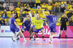07.09.2025. Kielce. Mecz Industria Kielce - Wybrzeże Gdańsk / Fot. Wiktor Taszłow - Radio Kielce