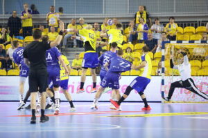 07.09.2025. Kielce. Mecz Industria Kielce - Wybrzeże Gdańsk / Fot. Wiktor Taszłow - Radio Kielce