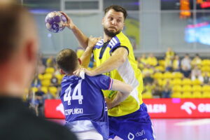 07.09.2025. Kielce. Mecz Industria Kielce - Wybrzeże Gdańsk / Fot. Wiktor Taszłow - Radio Kielce
