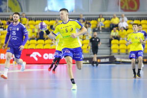 07.09.2025. Kielce. Mecz Industria Kielce - Wybrzeże Gdańsk / Fot. Wiktor Taszłow - Radio Kielce