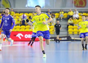 07.09.2025. Kielce. Mecz Industria Kielce - Wybrzeże Gdańsk / Fot. Wiktor Taszłow - Radio Kielce