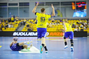 07.09.2025. Kielce. Mecz Industria Kielce - Wybrzeże Gdańsk / Fot. Wiktor Taszłow - Radio Kielce