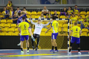 07.09.2025. Kielce. Mecz Industria Kielce - Wybrzeże Gdańsk / Fot. Wiktor Taszłow - Radio Kielce