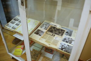 26.09.2025. Kielce. Muzeum Historii Kielc. Wystawa „W szkolnej ławie. 300 lat najstarszej szkoły średniej w Kielcach” / Fot. Wiktor Taszłow – Radio Kielce
