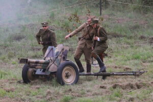 07.09.2025. Chęciny. XVIII Piknik Historyczny „II wojna światowa w Chęcinach” / Fot. Wiktor Taszłow - Radio Kielce